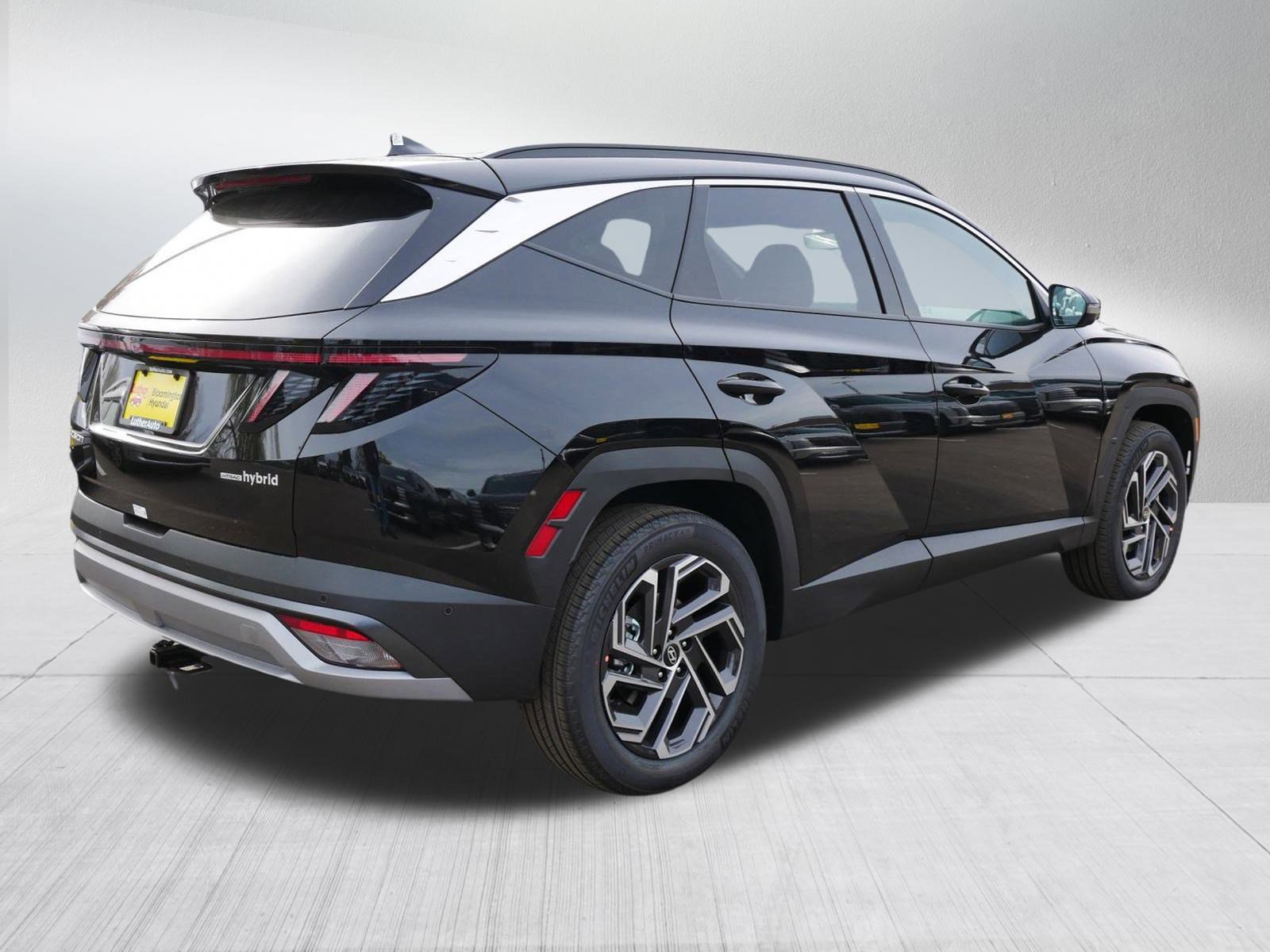 2026 Hyundai Tucson Hybrid Limited photo 4