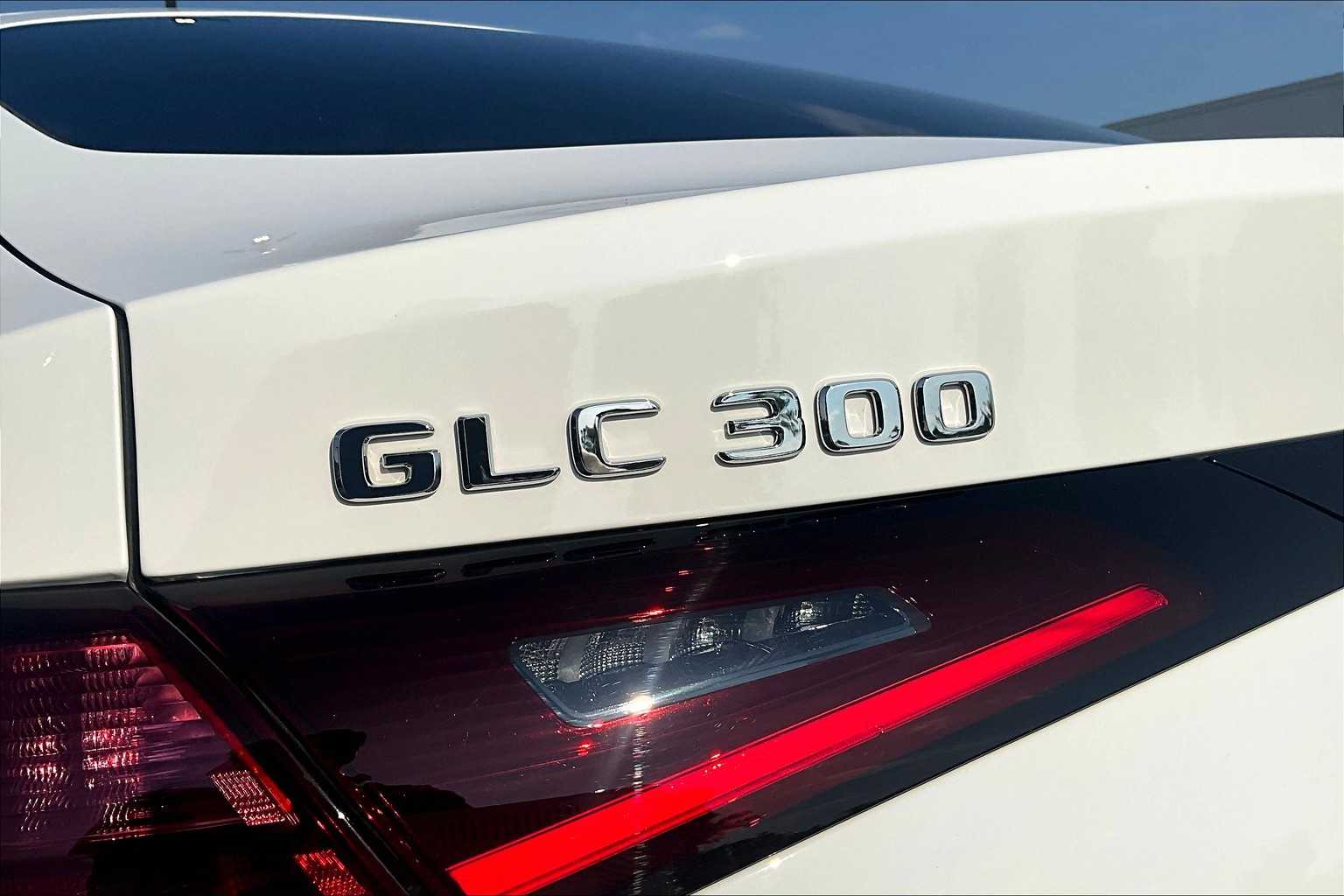 Image 8 of Certified Pre-Owned 2025 Mercedes-Benz GLC 300 AWD 4MATIC