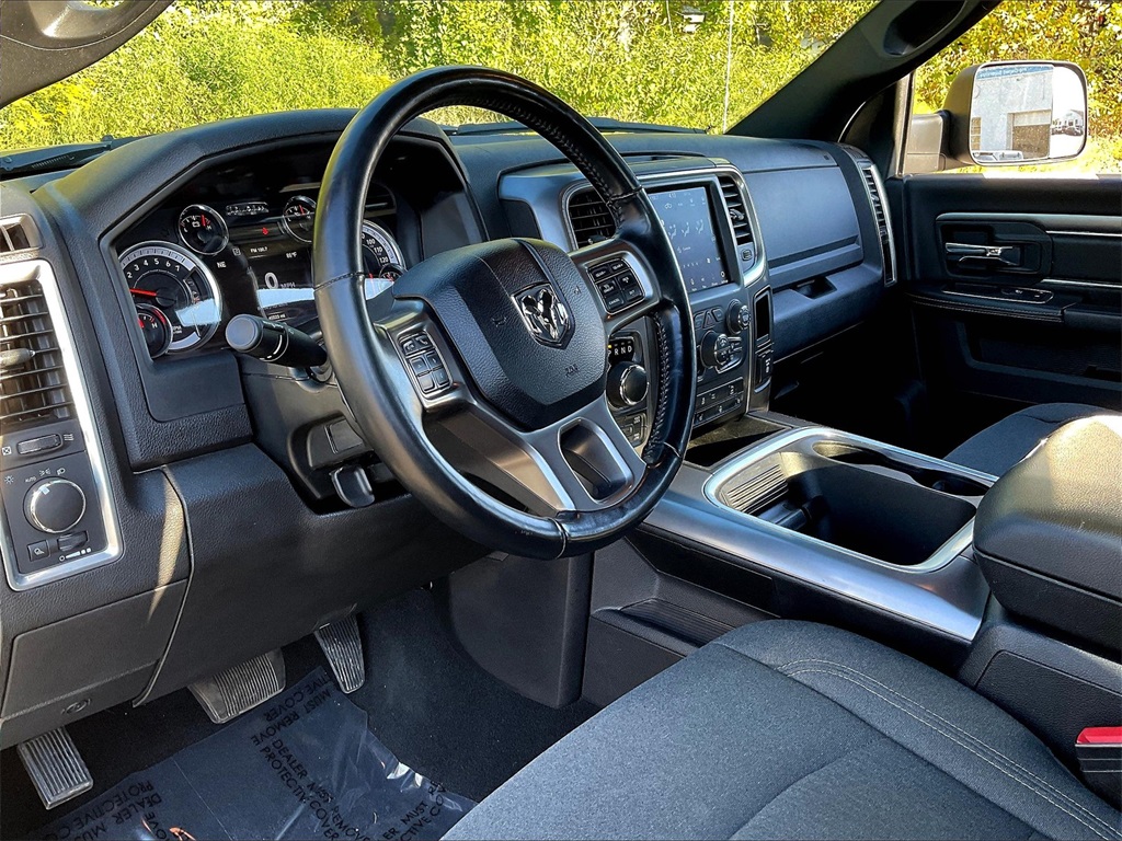 2021 Ram 1500 Classic Warlock photo 8
