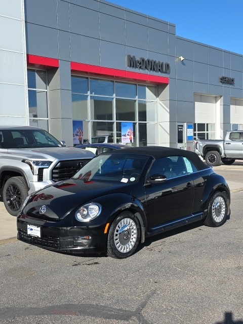 2015 Volkswagen Beetle 1.8's photo