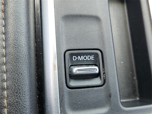 2022 Nissan Pathfinder S photo 31