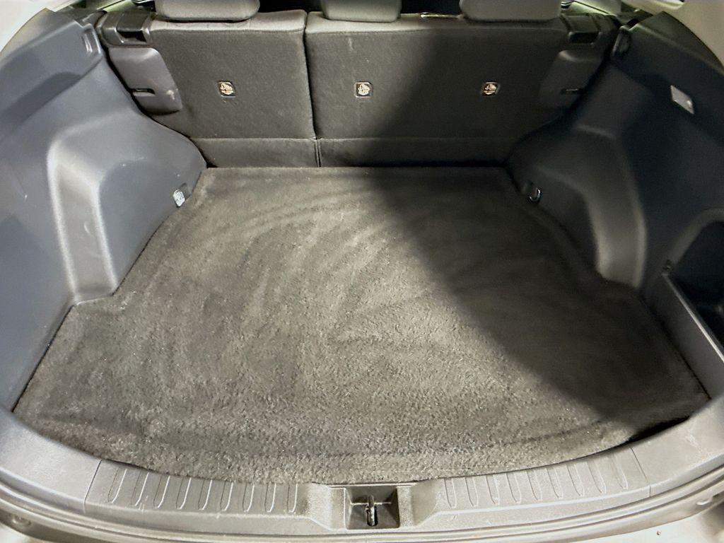 2020 Toyota RAV4 Hybrid XLE photo 20