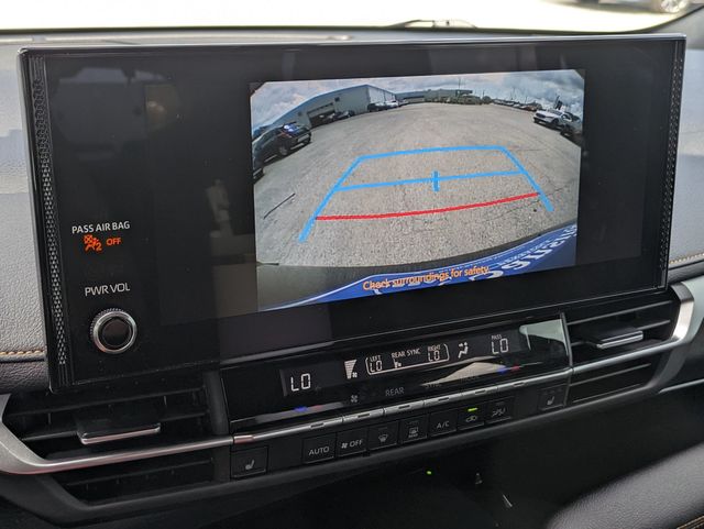 2025 Toyota Sienna Woodland Edition photo 20