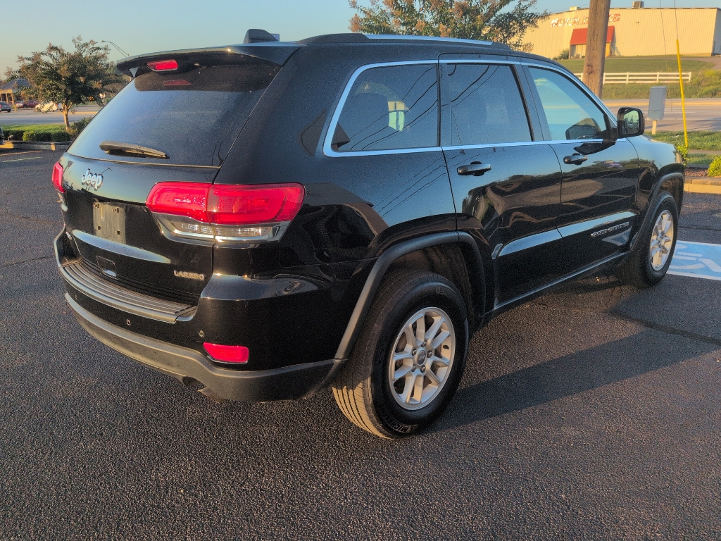 2019 Jeep Grand Cherokee Laredo photo 3