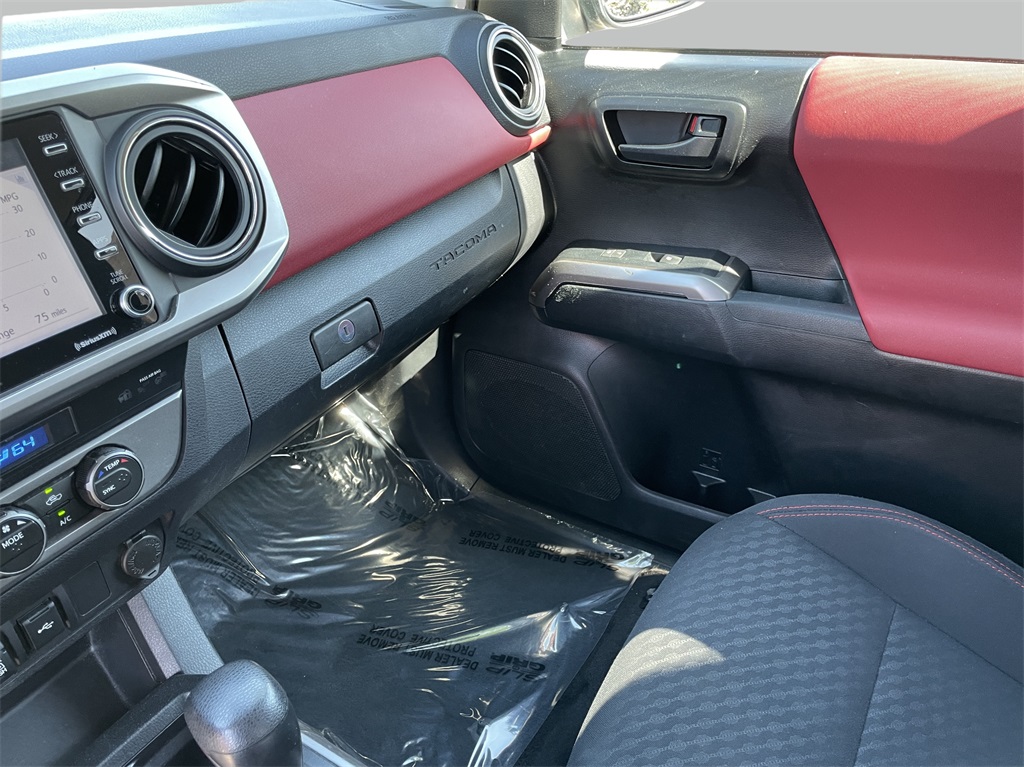 2022 Toyota Tacoma SR5 photo 19