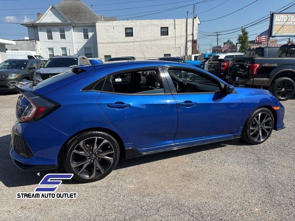 2018 Honda Civic Sport photo 9