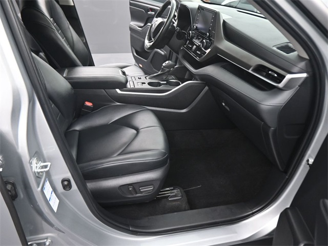 2022 Toyota Highlander XLE photo 11