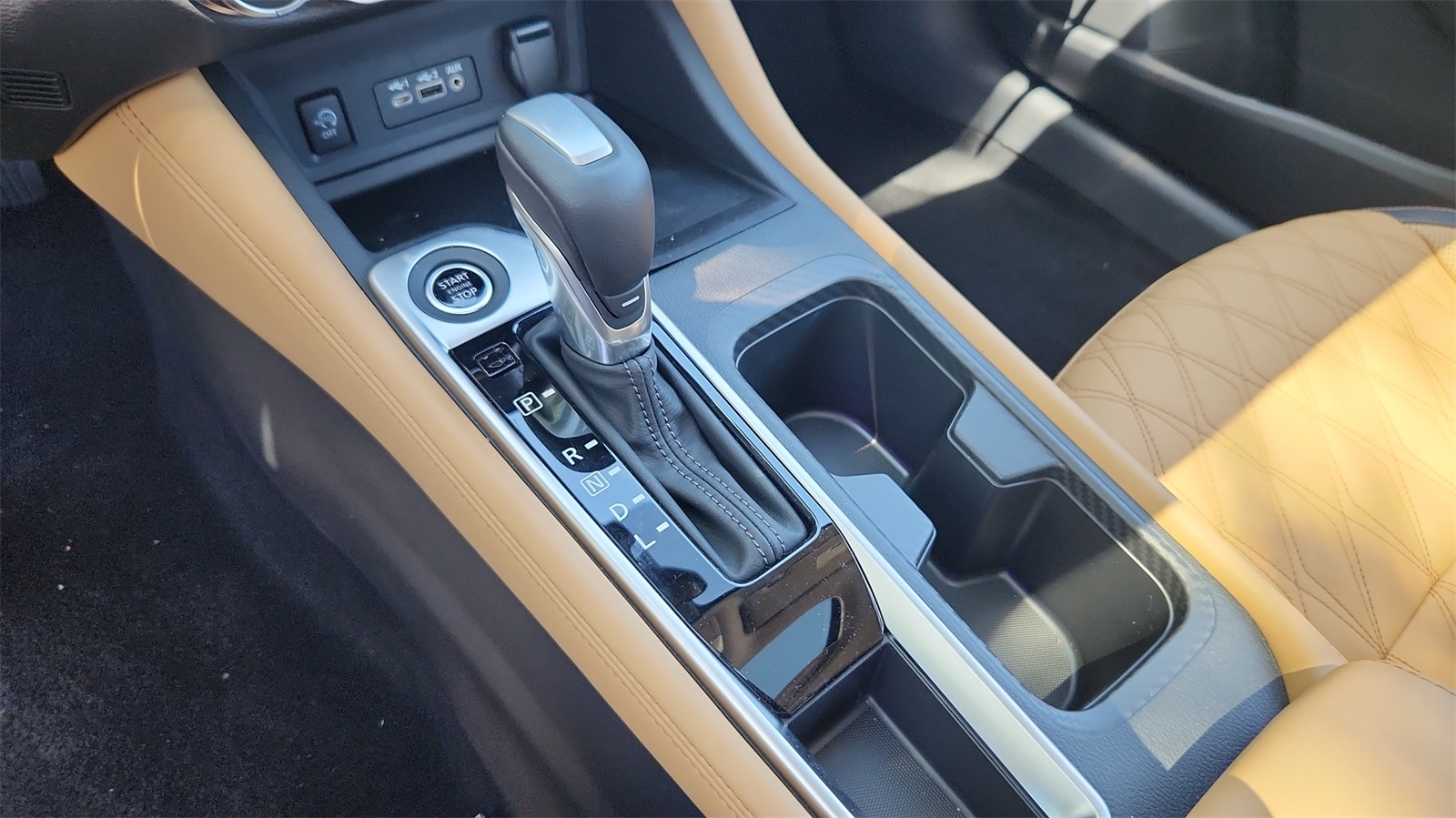 2025 Nissan Sentra SV photo 12