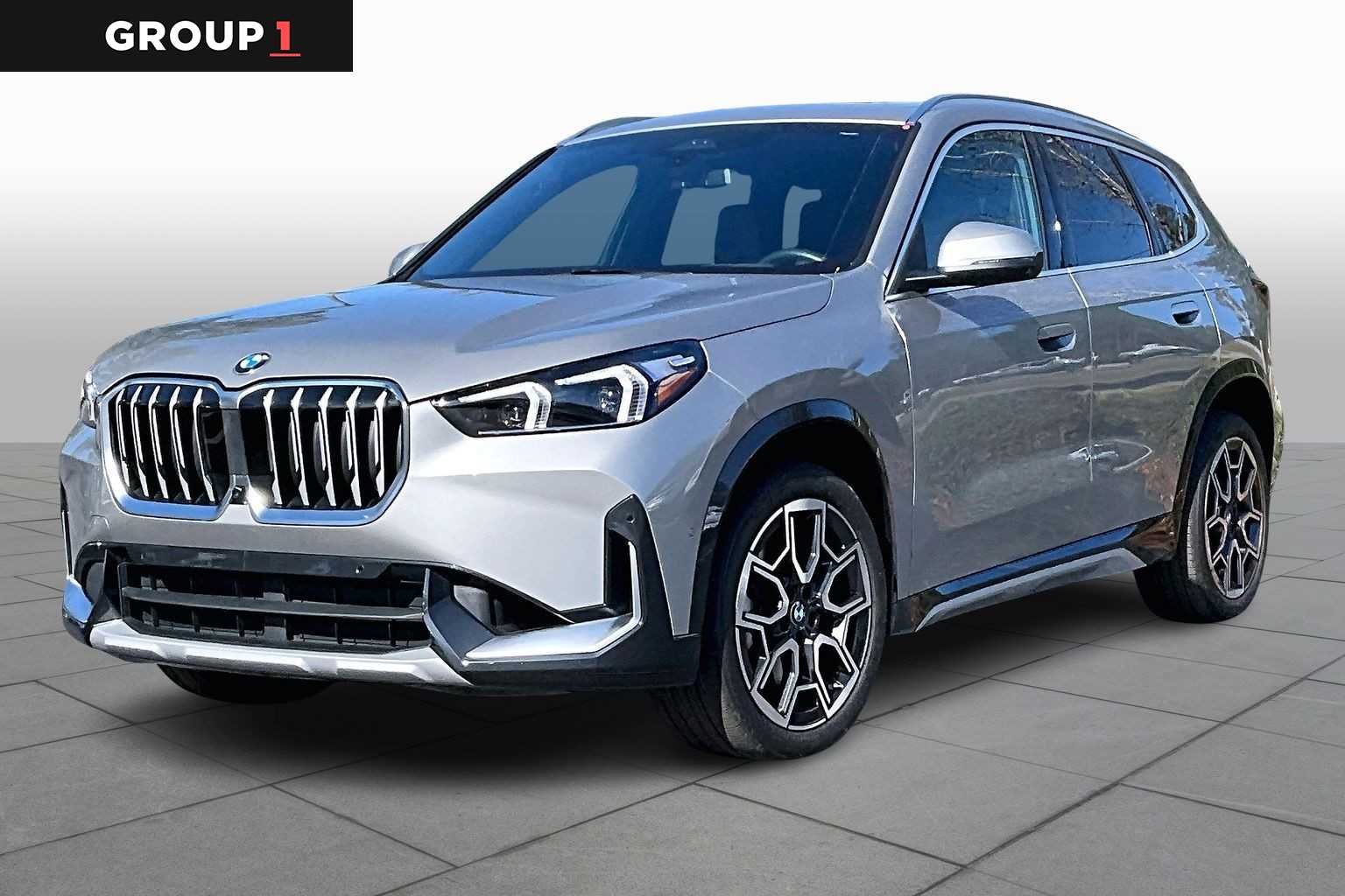2025 BMW X1 28i's photo