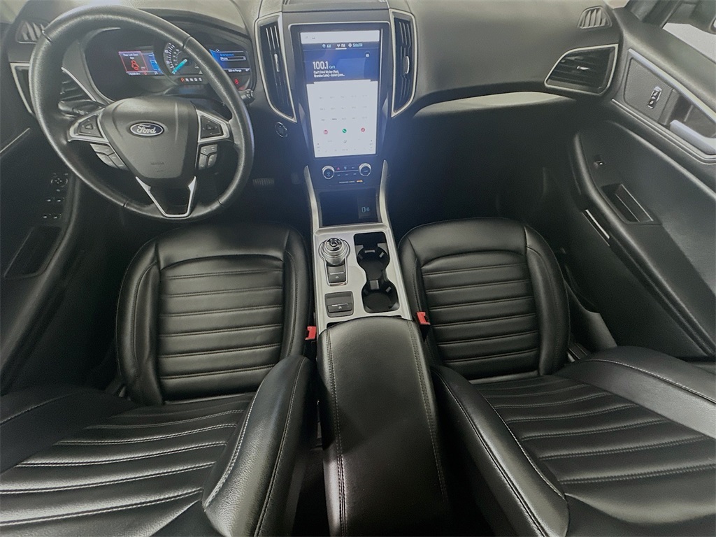 2023 Ford Edge SEL photo 4