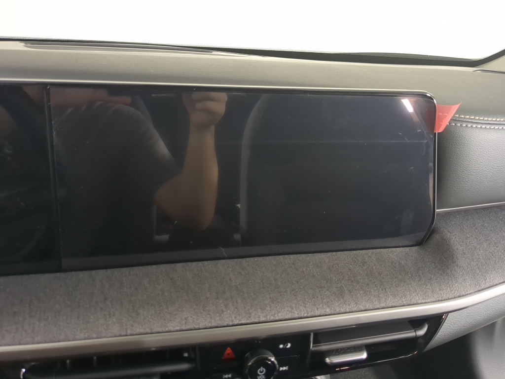 2025 Nissan Kicks SV photo 19