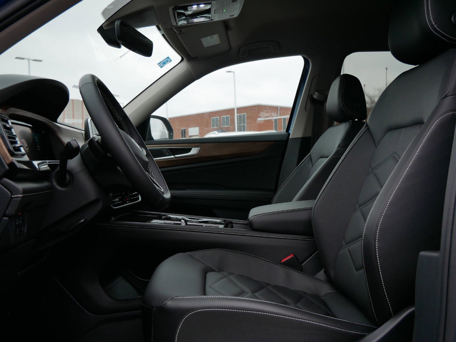 2025 Volkswagen Atlas SE Technology photo 3