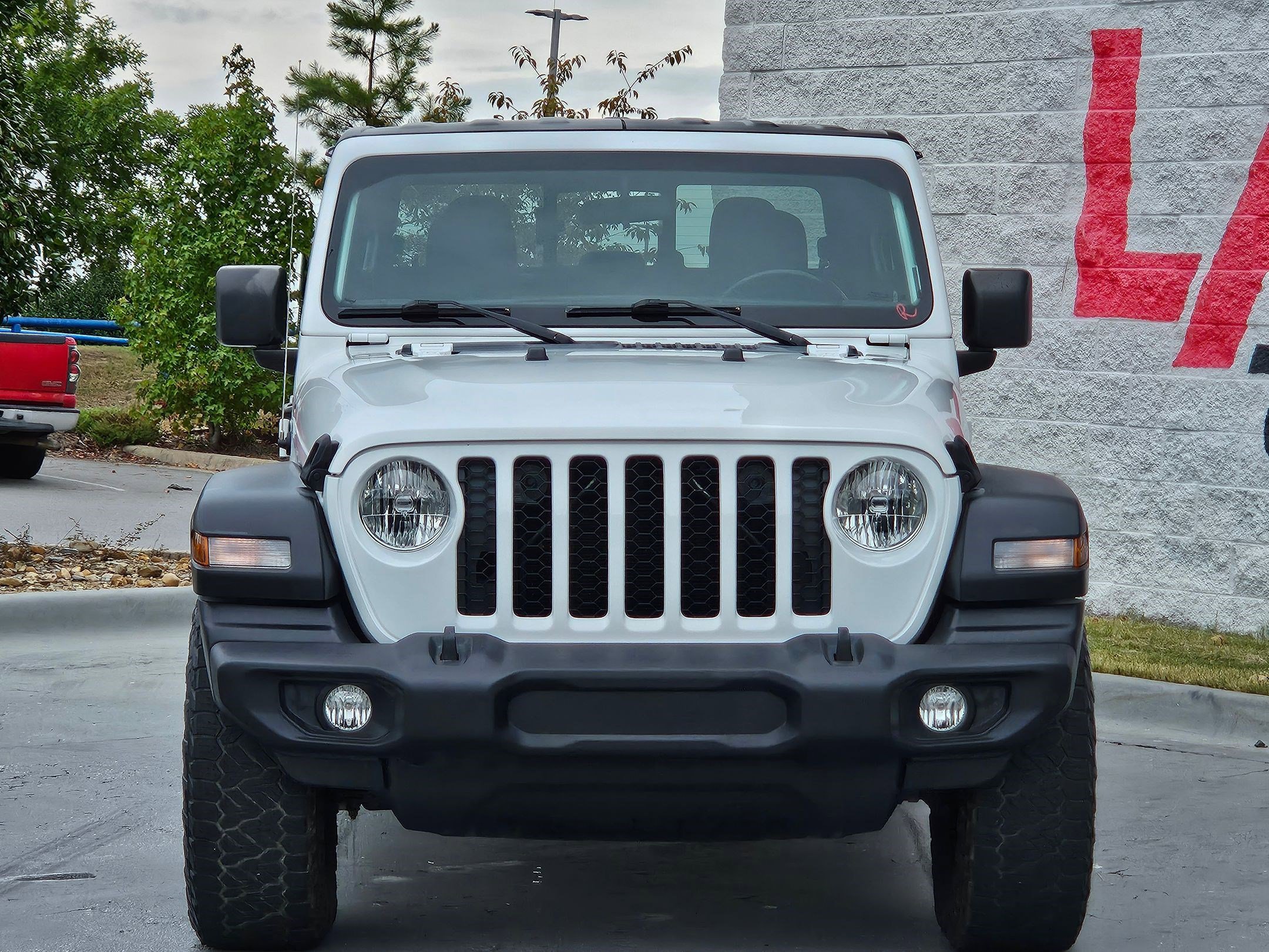 Used 2020 Jeep Gladiator Sport S with VIN 1C6HJTAGXLL169014 for sale in Little Rock
