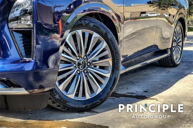 2025 Infiniti QX80 Luxe photo 4