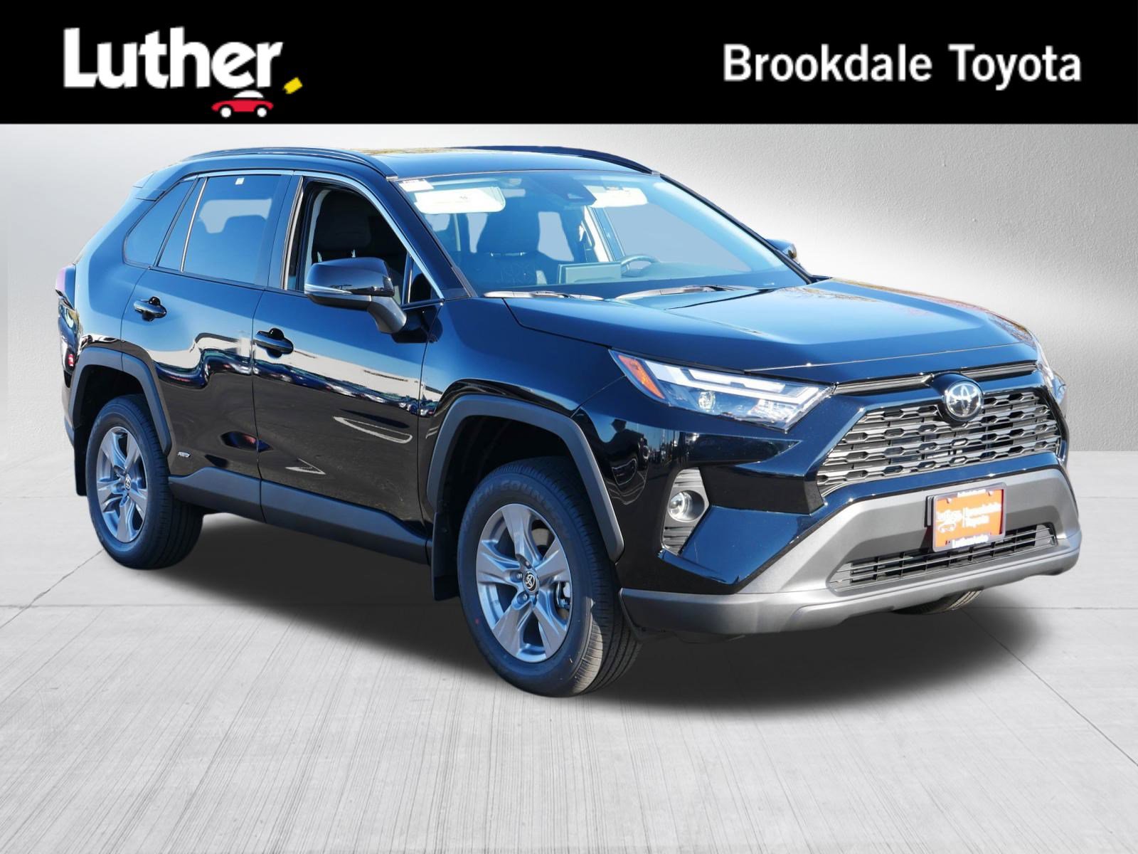 2025 Toyota RAV4 XLE's photo