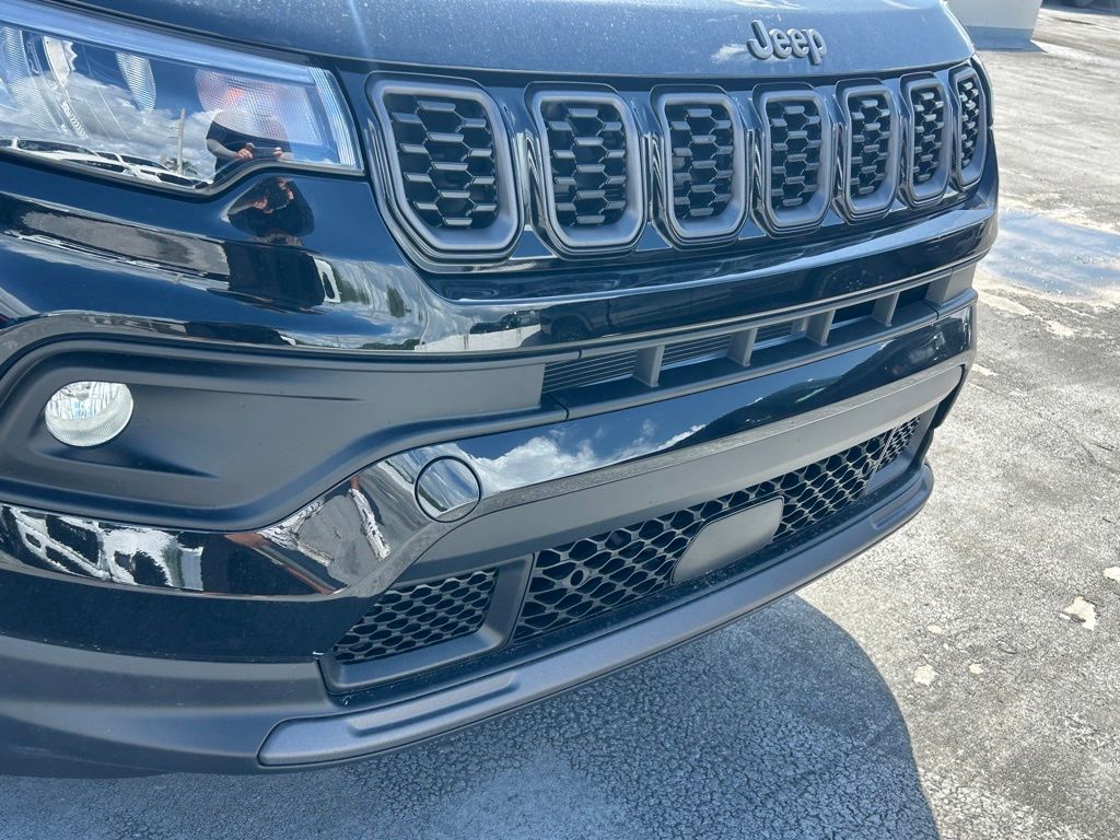 2026 Jeep Compass Latitude Altitude photo 18