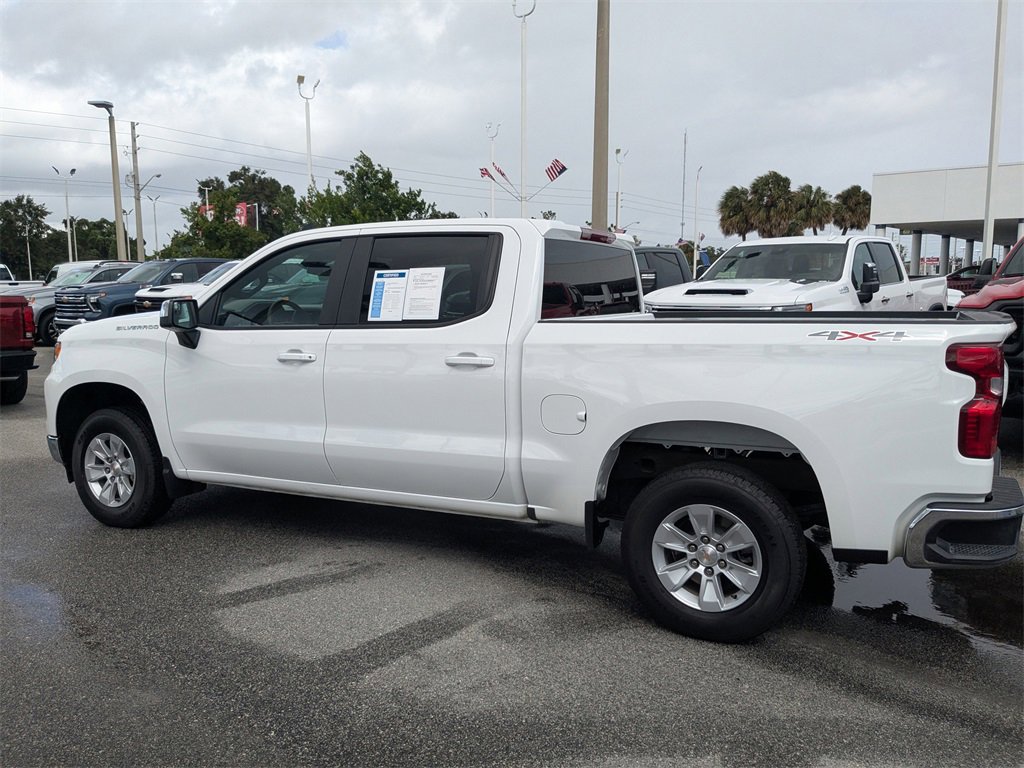 2025 Chevrolet Silverado 1500 LT photo 4