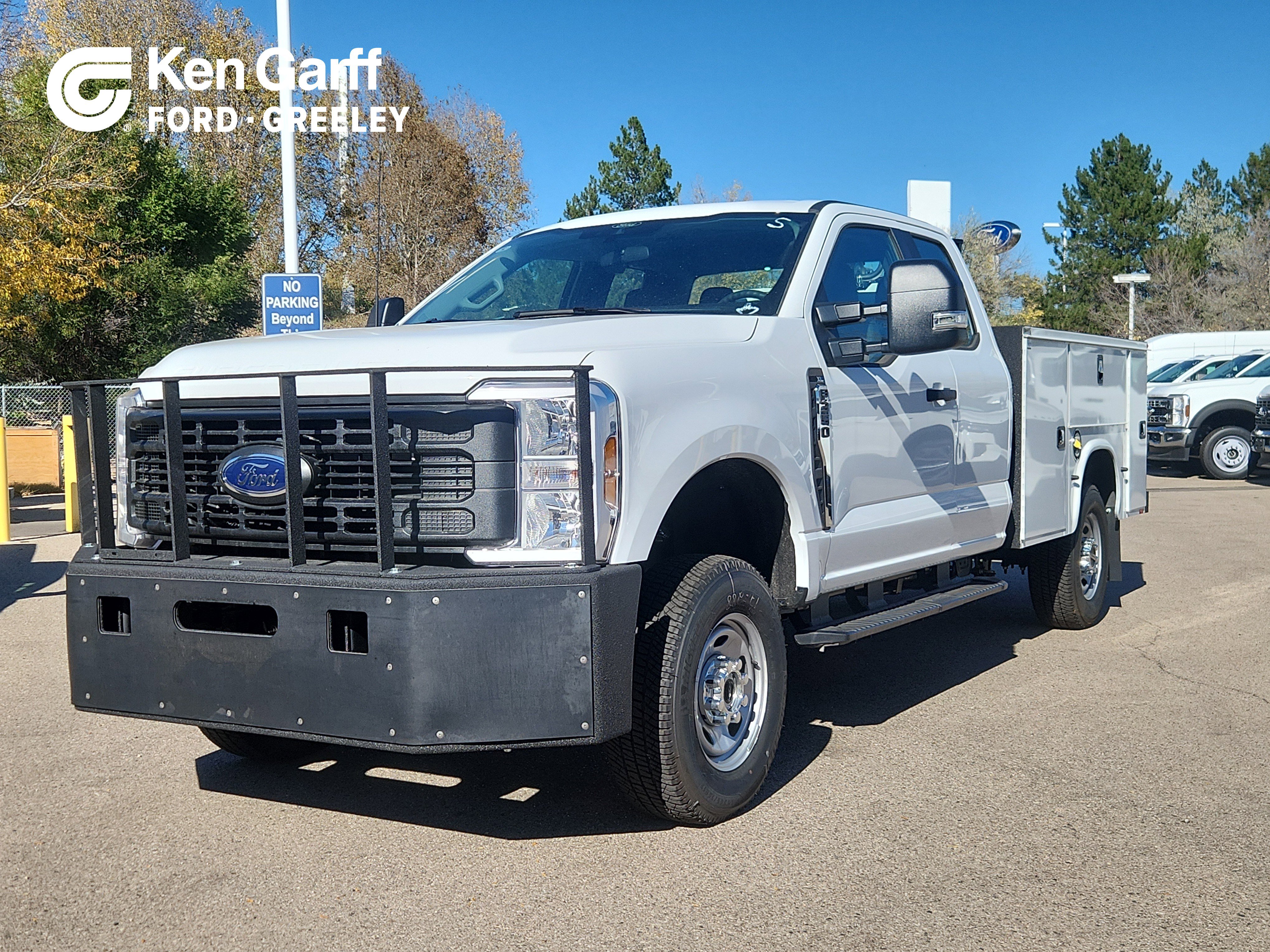 2024 Ford F-350 Super Duty XL's photo