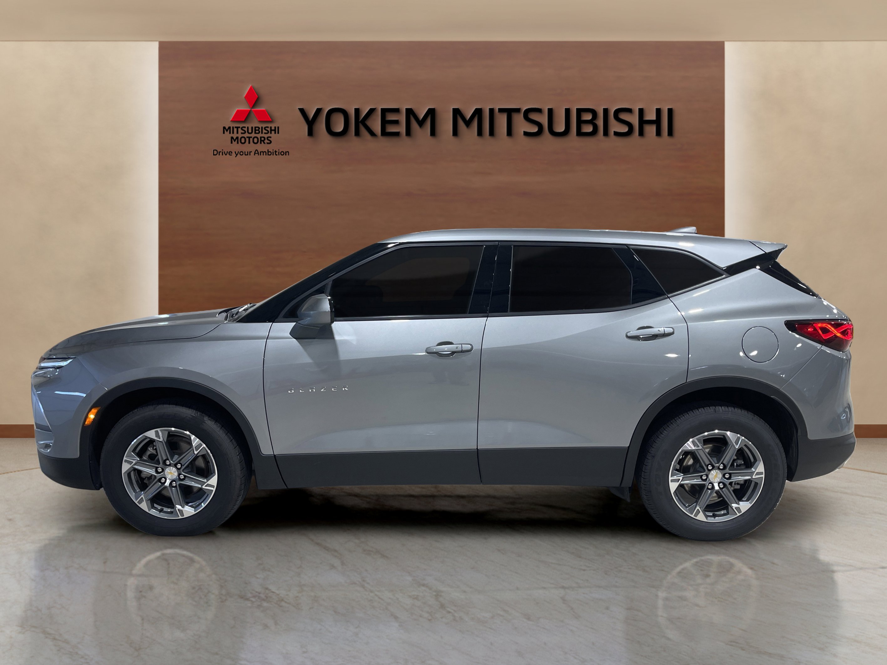 2023 Chevrolet Blazer 2LT photo 2