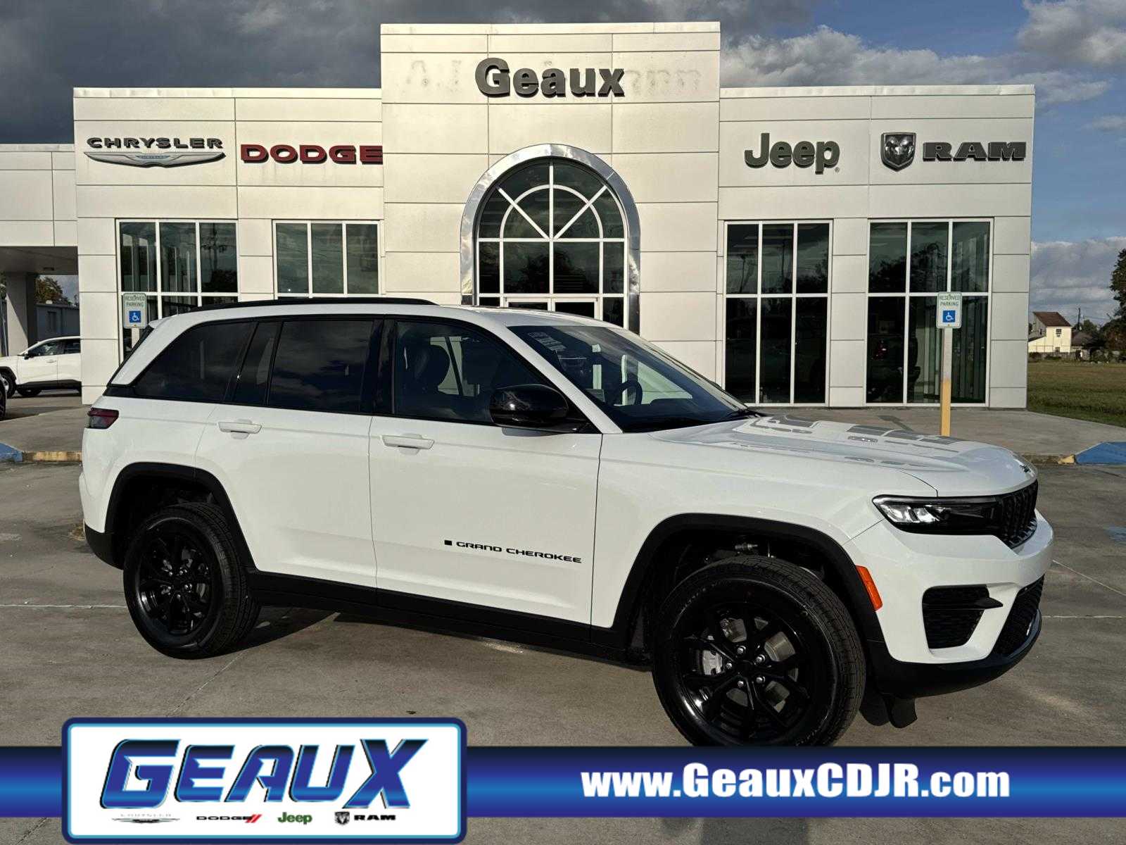 2025 Jeep Grand Cherokee Altitude's photo
