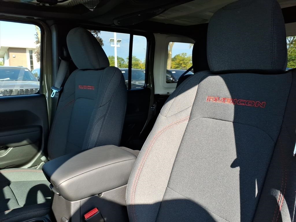 2025 Jeep Wrangler Rubicon photo 9
