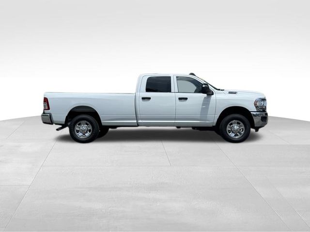 2023 Ram 2500 Tradesman photo 2