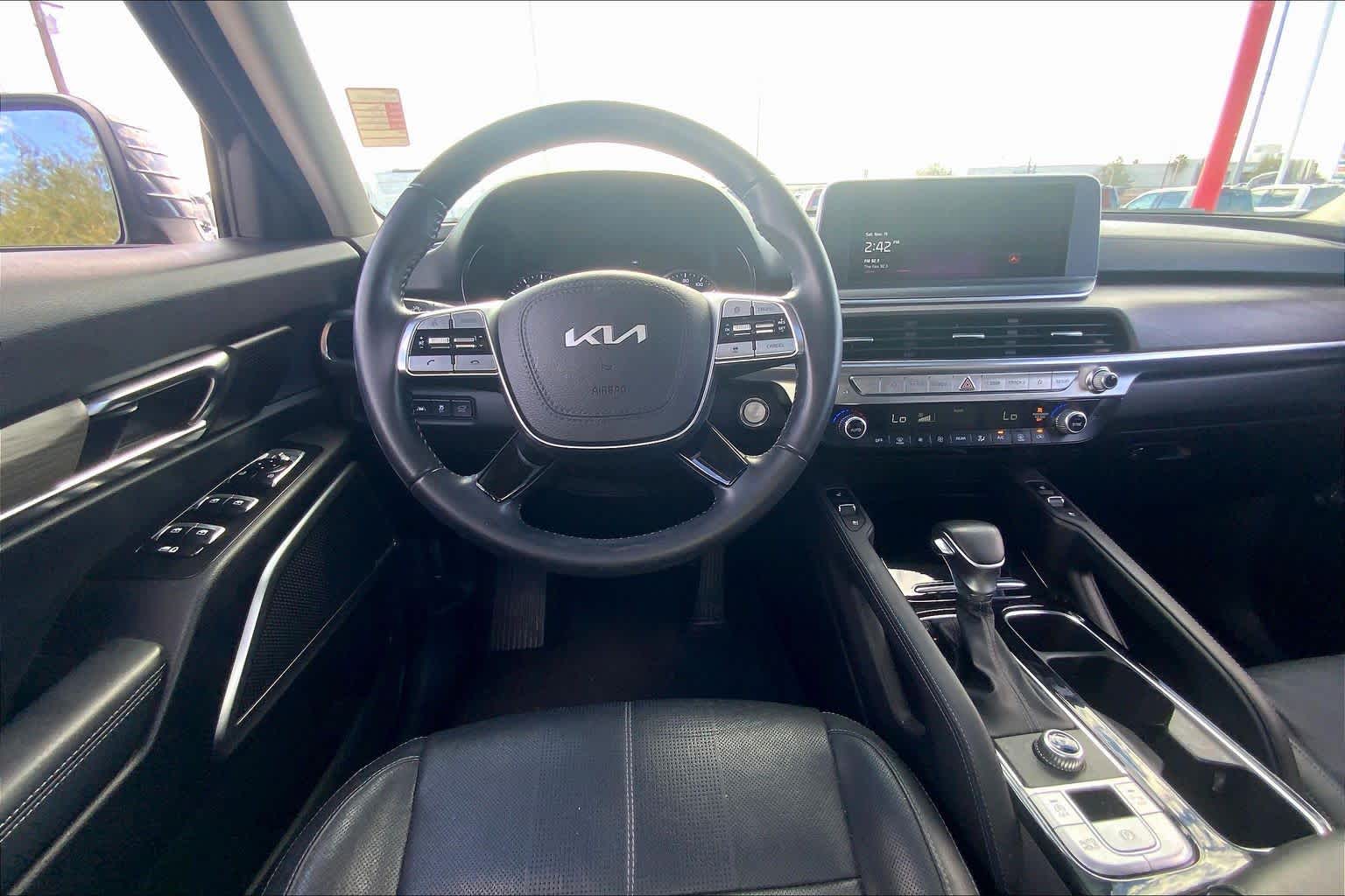 2022 Kia Telluride EX photo 2