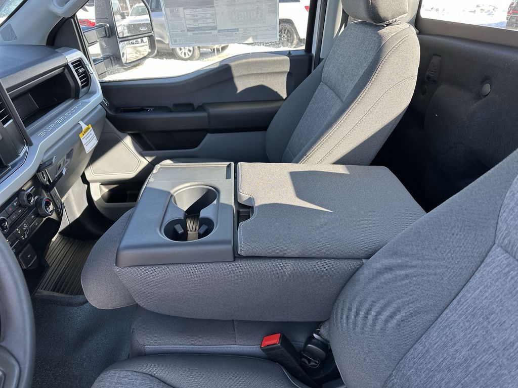 2025 Ford F-250 XLT photo 23