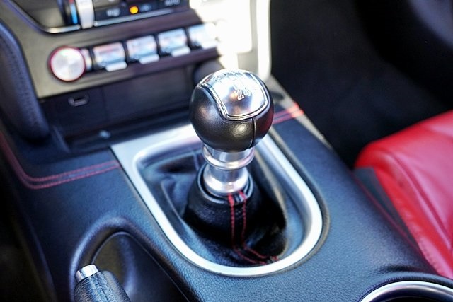 Used 2023 White Ford GT Premium image 29