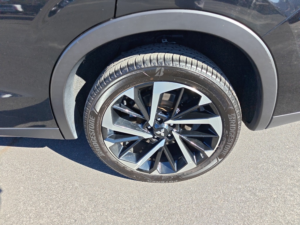 2023 Mitsubishi Outlander SE photo 4