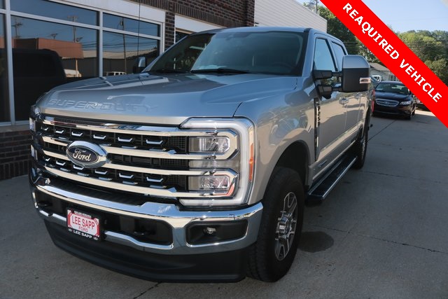 2023 Ford F-250 Lariat photo 2