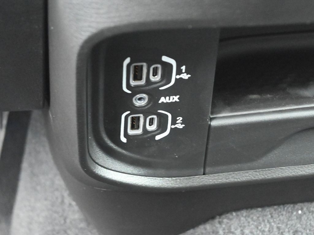 2025 Ram 2500 Tradesman photo 3