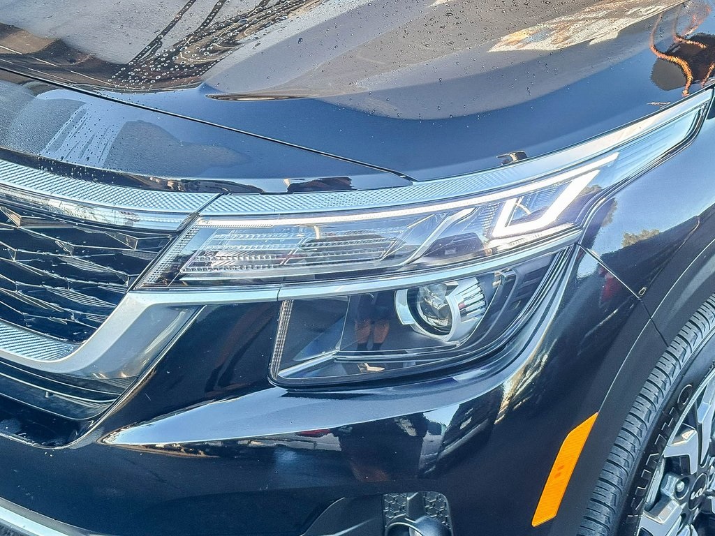 2023 Kia Seltos EX photo 3