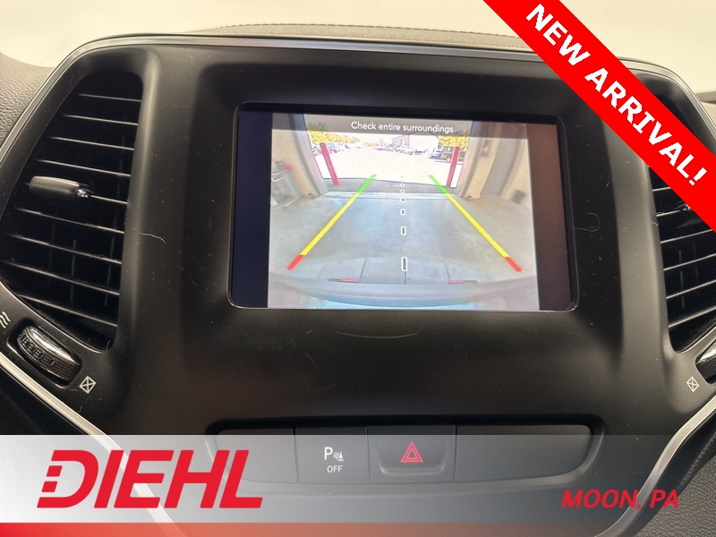 2019 Jeep Cherokee Altitude photo 29