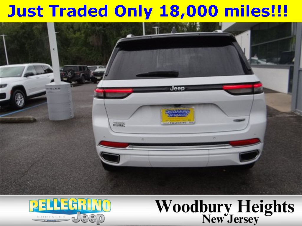 2024 Jeep Grand Cherokee Summit photo 3