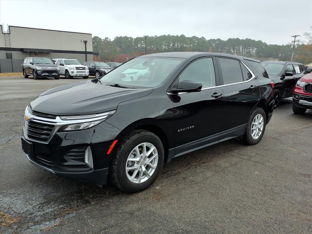 2023 Chevrolet Equinox LT's photo