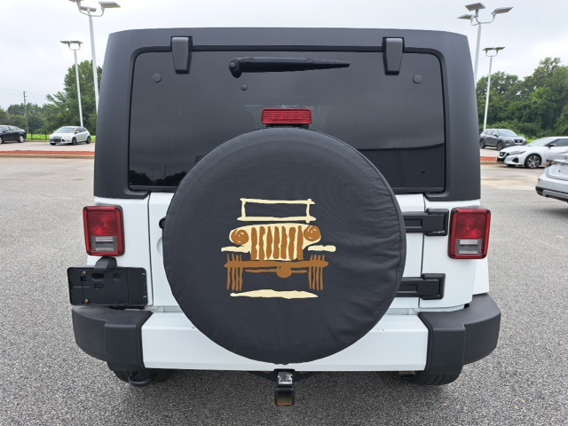 2016 Jeep Wrangler Unlimited Sahara photo 10