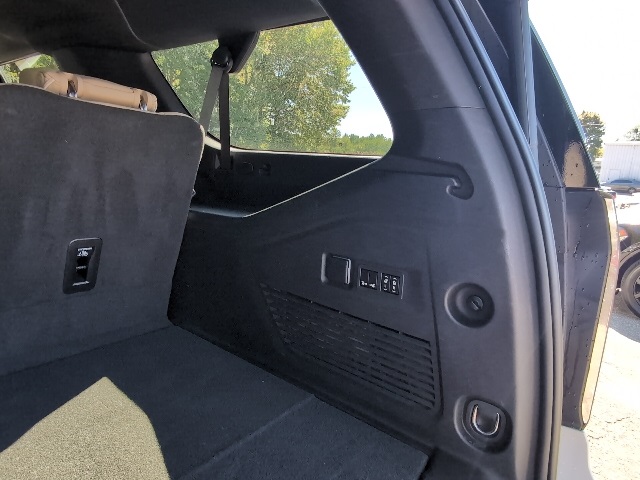 2024 Chevrolet Suburban Premier photo 47