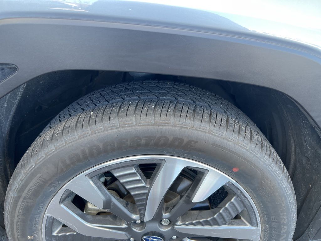 2025 Subaru Forester Touring photo 3