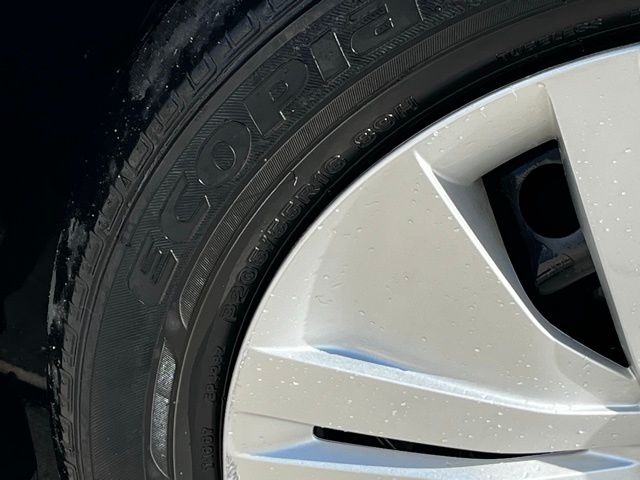 2023 Nissan Leaf S photo 3