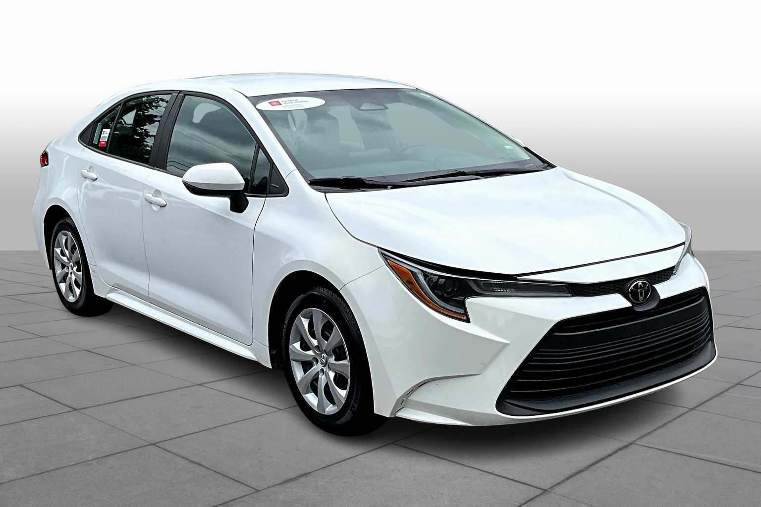 2024 Toyota Corolla LE photo 2