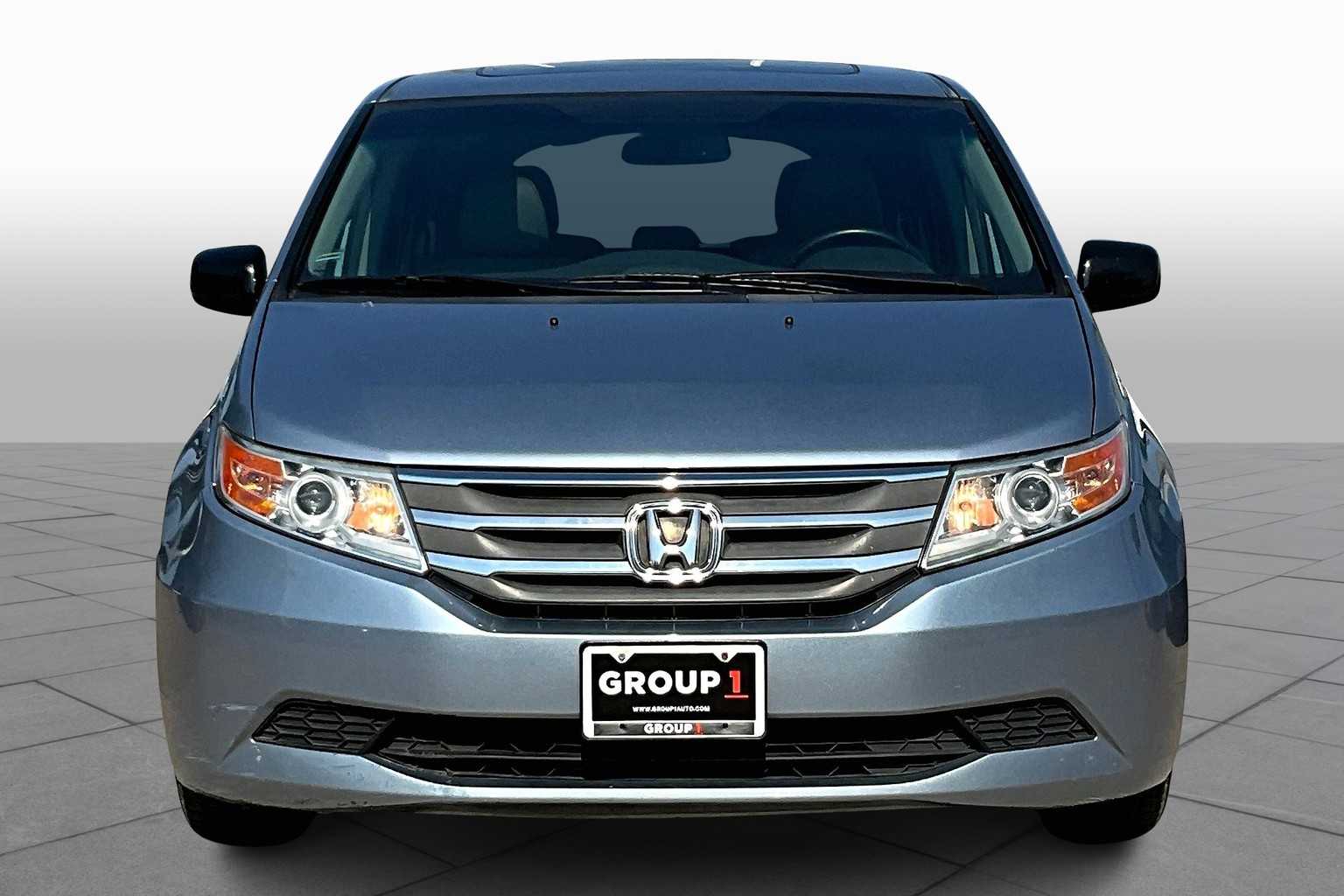 2012 Honda Odyssey EX-L photo 3