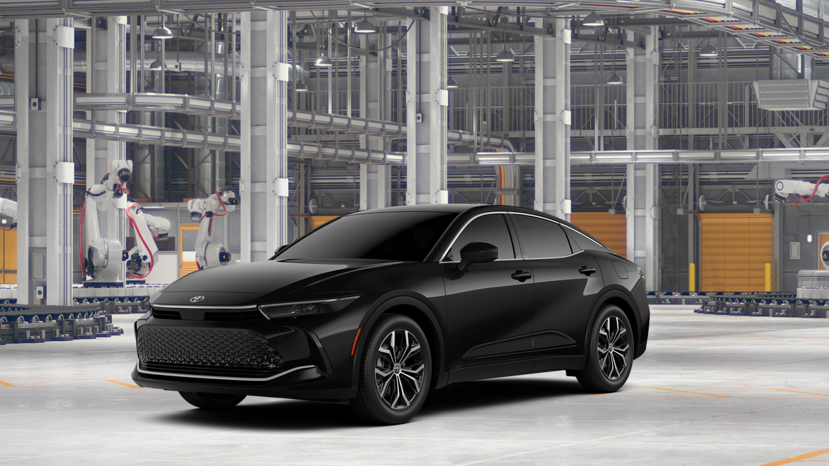 2026 Toyota Crown XLE's photo