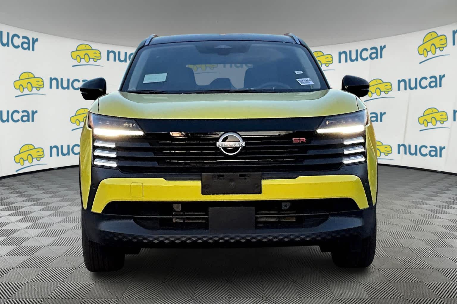 2025 Nissan Kicks SR photo 2