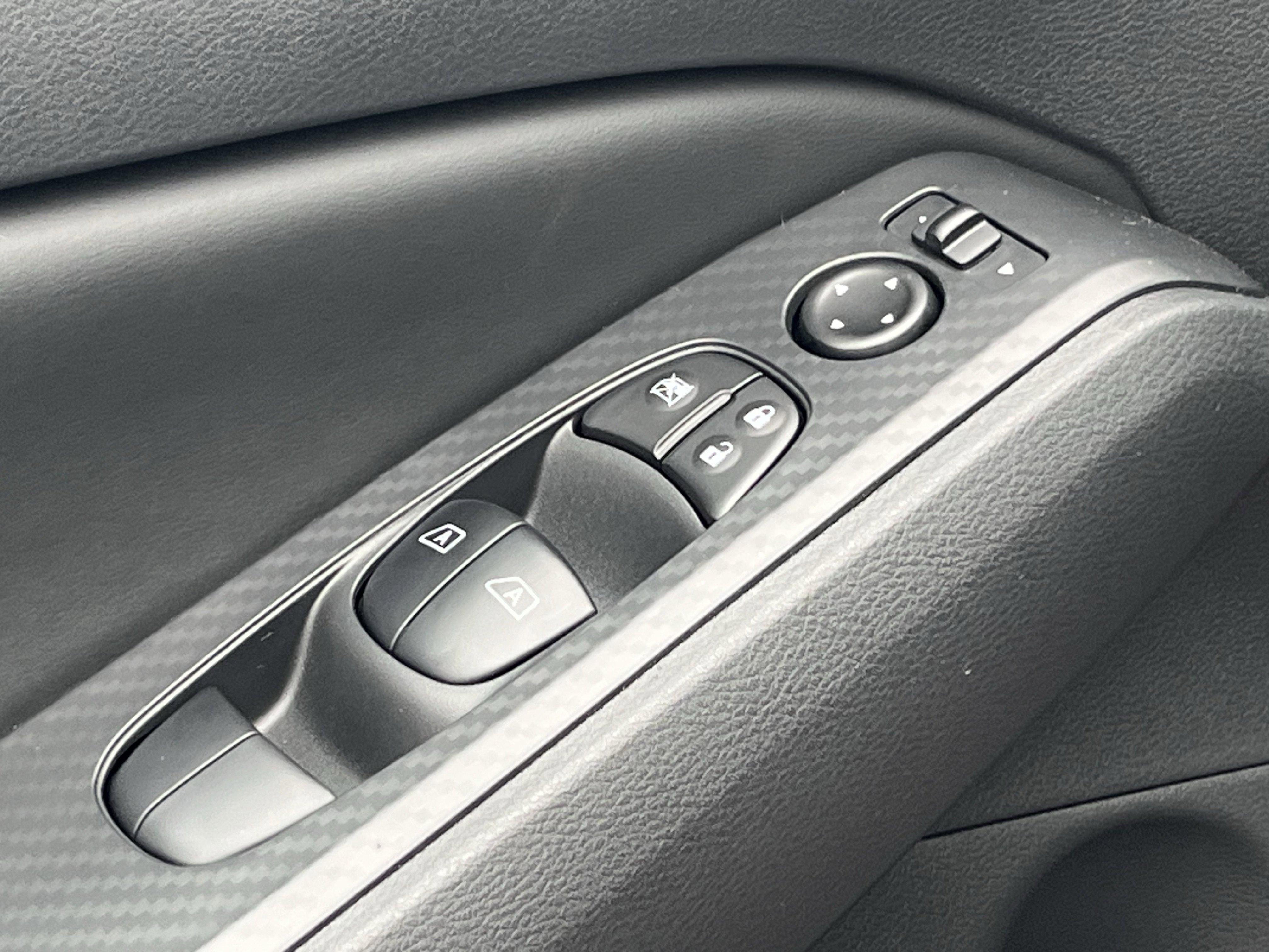 2025 Nissan Altima SV photo 3