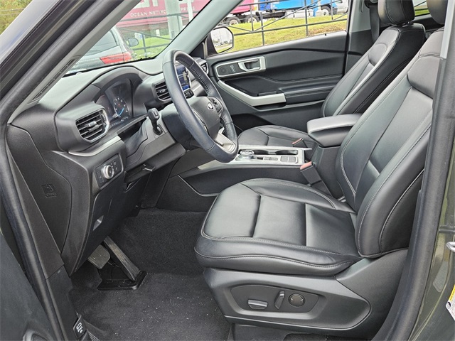 2022 Ford Explorer XLT photo 5
