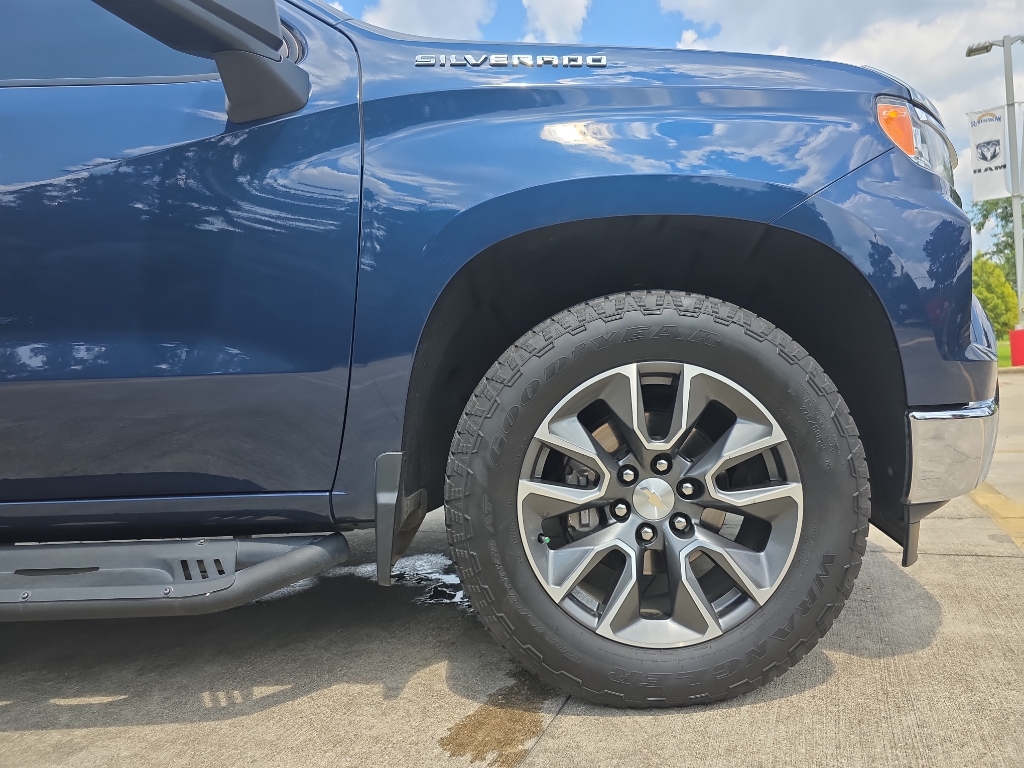 2022 Chevrolet Silverado 1500 LT photo 8