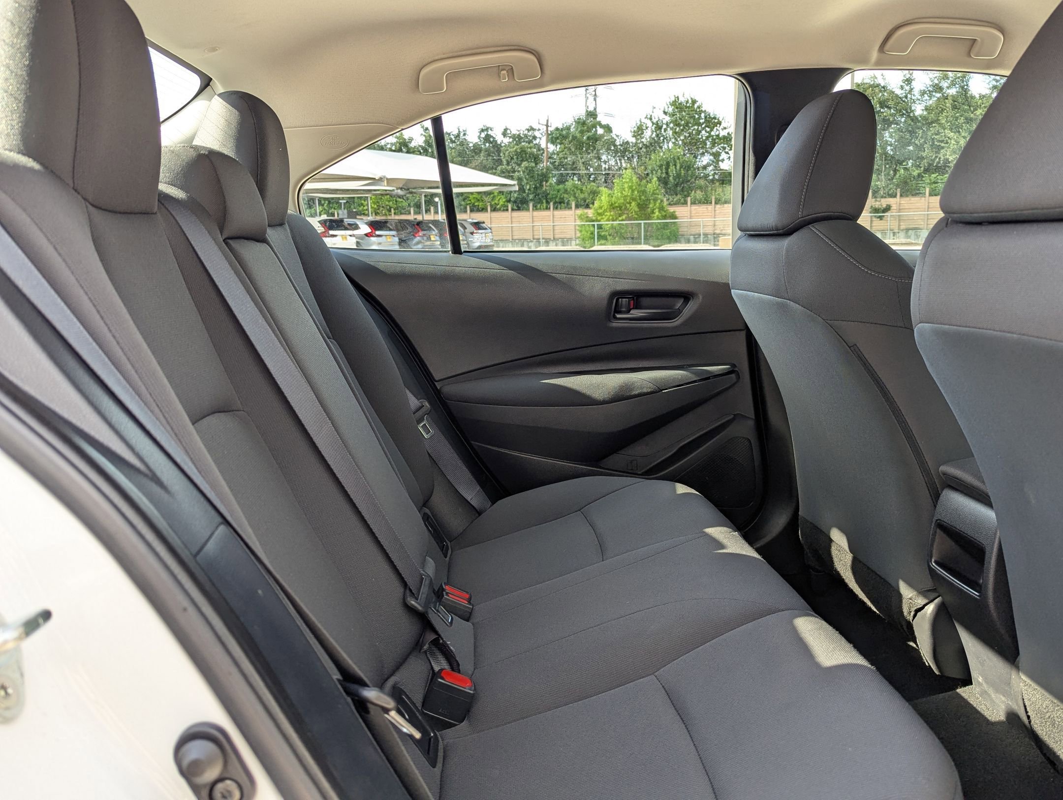 2022 Toyota Corolla LE photo 25