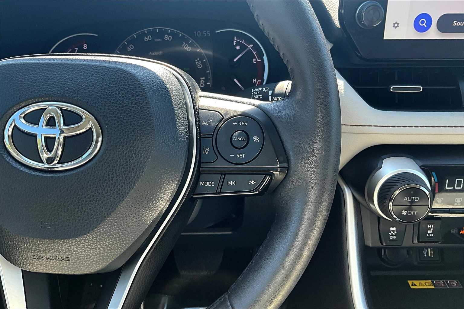 2024 Toyota RAV4 XLE Premium photo 23