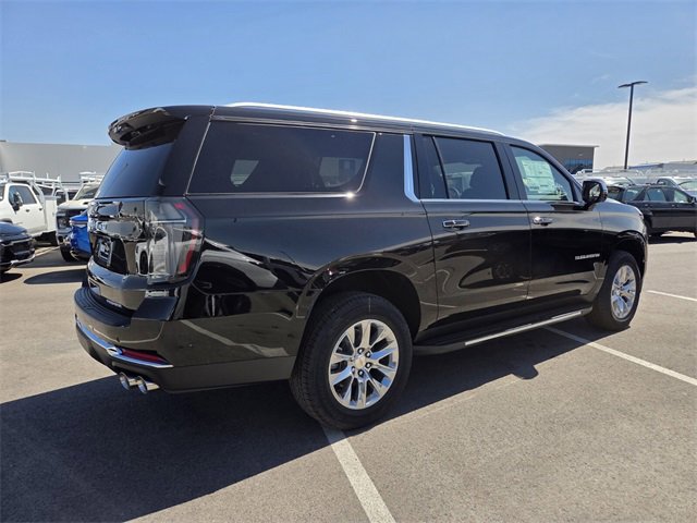 2025 Chevrolet Suburban Premier photo 4